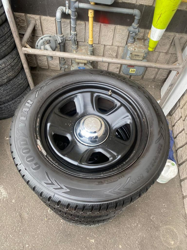 FOUR USED 225 60 R18 GOODYEAR ASSURANCE ALL WEATHER TIRES in Tires & Rims in Toronto (GTA) - Image 2