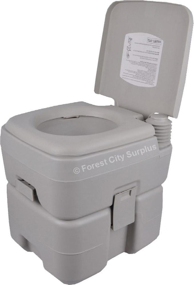 World Famous® 20L Portable Flush Toilet in Fishing, Camping & Outdoors