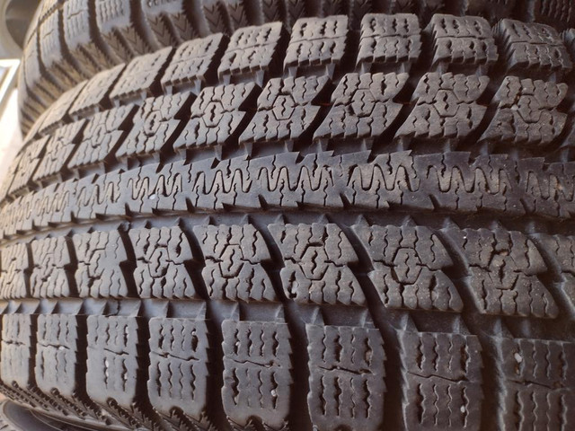 4 pneus d hiver 205/70r16 toyo in Tires & Rims in Lévis