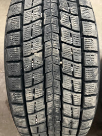 4 pneus dhiver P235/55R17 99R Dunlop Winter Maxx SJ8 25.5% dusure, mesure 10-9-11-11/32