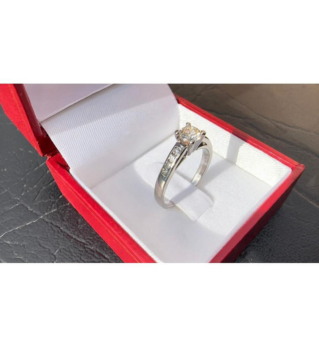 #459 - 10k White Gold, VS Natural Diamond Engagement Ring, Size 6 1/2 in Jewellery & Watches