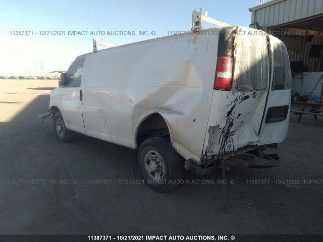 2016 Chevrolet Express 2500 Cargo 4.8L For Parting Out in Auto Body Parts in Saskatchewan - Image 3