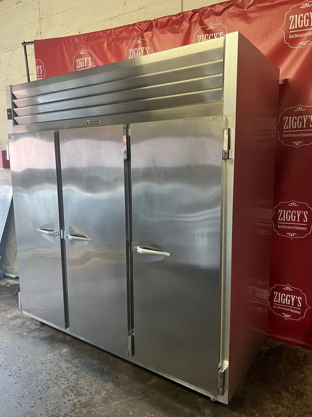 $11k commercial traulsen triple door freezer for only $4500 ! 4 available , can ship anywhere in Industrial Kitchen Supplies - Image 2