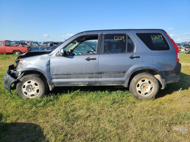 Parting out WRECKING: 2005 Honda Crv CR-V Parts in Other Parts & Accessories
