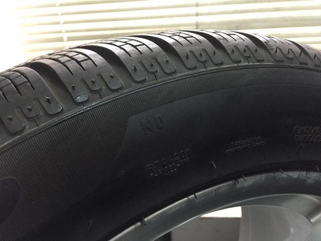 18 PORSCHE OEM USED STAGGERED WINTER PACKAGE PIRELLI SOTTOZERO WINTER 240 SERIE II N0 235/45R18 265/45R18 TREAD 95% in Tires & Rims in Ontario - Image 4