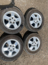 225/60R16 set of 4 Rims &amp; summer Tires that came off a 2009 KIA Sportage