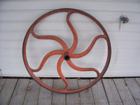 Roue antique en acier solide, 34 diamètre --- Antique solid steel 34 diameter wheel