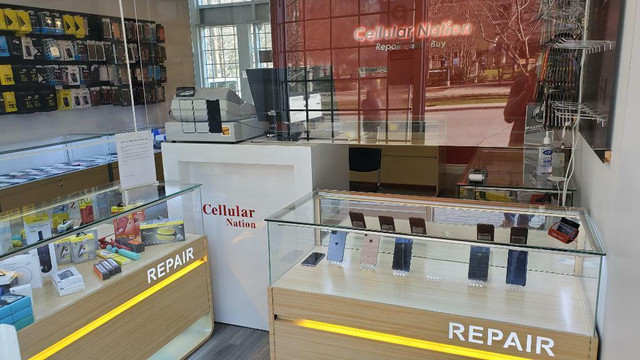 Phone repair Samsung +iPhone +iPad +iWatch +GOOGLE +HUAWEI screen, LCD, battery, back glass, water damaged dans Services pour cellulaires  à Région du Grand Toronto - Image 2