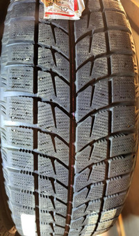 P 235/60/ R16 Bridgestone Blizzak ws60 Winter M/S*  Used WINTER Tires 90% TREAD LEFT  $90 for THE TIRE / 1 TIRE ONLY !!