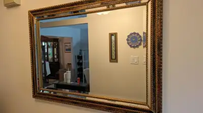 ONLINE AUCTION: Beautiful Beveled Glass Mirror