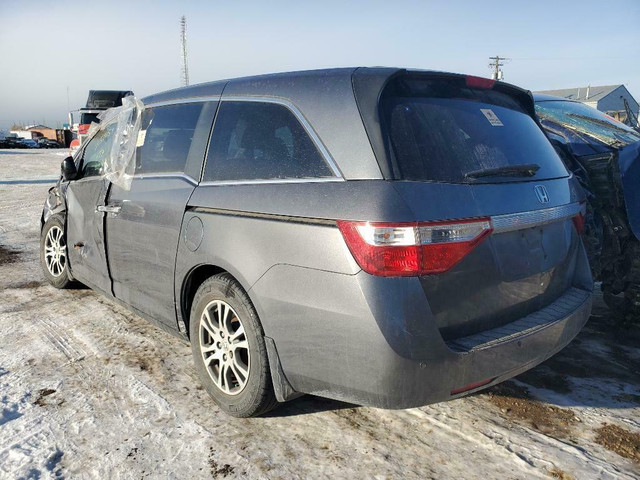 2012 Honda Odyssey for parts in ATV Parts, Trailers & Accessories in Calgary - Image 2