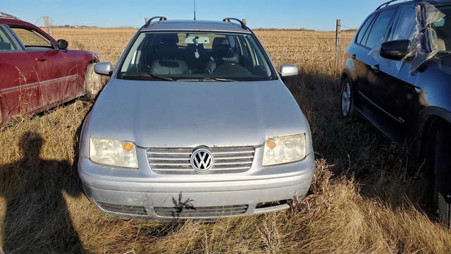 Parting out WRECKING: 2003 Volkswagen Jetta in Other Parts & Accessories in Edmonton - Image 2