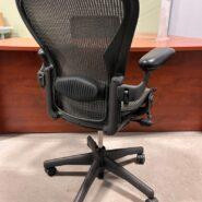 Herman Miller Aeron – Size B – Carbon – Fully Loaded – Lumbar Pad in Chairs & Recliners in Guelph - Image 2