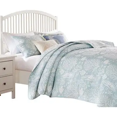 Dive into coastal elegance with this exquisite full to queen size coverlet set featuring a quilt and...