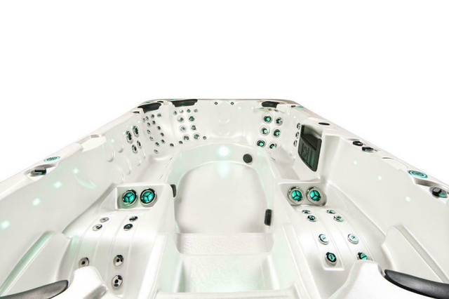 10 person Hot tub - pre-order  2024 - 6500 $ off -  Large hot tub in Hot Tubs & Pools - Image 3