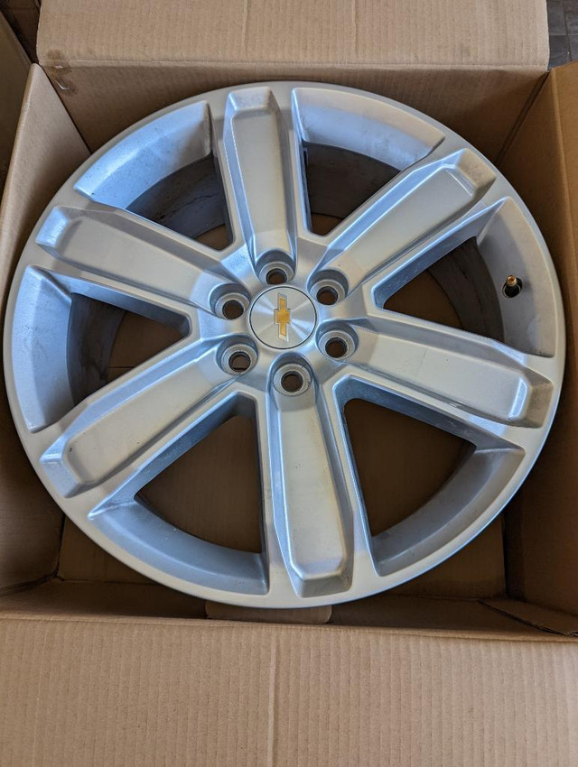 BRAND NEW   CHEVY TRAVERSE / BLAZER   FACTORY OEM  20 INCH ALLOY WHEEL SET OF FOUR     .NO SENSORS in Tires & Rims in Ontario