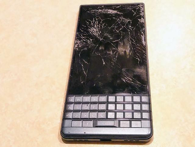 ** Blackberry Key2 Keytwo key 2 &amp; LE cracked screen LCD display repair FAST** in Cell Phone Services in Toronto (GTA)