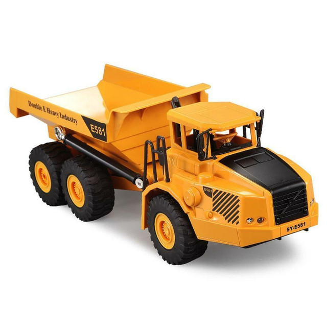 NEW TOY VOLVO ARTICULATED DUMP TRUCK RC J49630 in Toys in Manitoba - Image 4