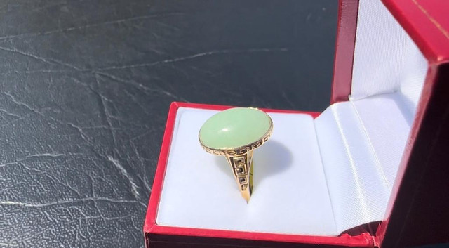 #322 - 14kt Yellow Gold, 6.34ct Cabochon Jadeite Ring, Size 9 in Jewellery & Watches - Image 3