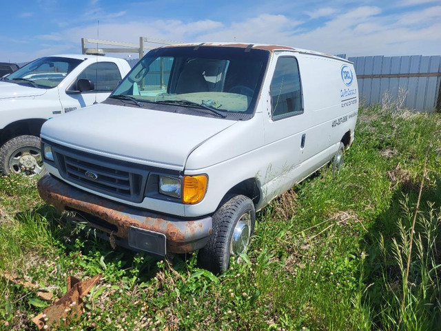 2006 Ford E-250 Van 5.4L RWD Parting Out in Auto Body Parts in Saskatchewan