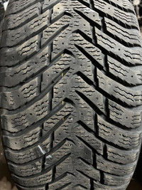 4 pneus d'hiver P225/40R19 93T Nokian Hakkapeliitta 8 32.0% d'usure, mesure 9-9-9-9/32