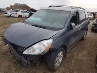 Parting out WRECKING: 2008 Toyota Sienna