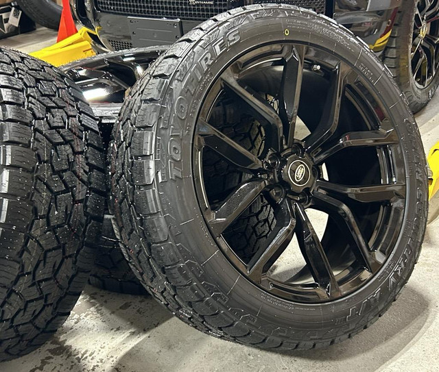 Brandnew 2023 Land Rover Defender 22 rims and Toyo Open Country AT3 tires in Tires & Rims in Edmonton Area - Image 4