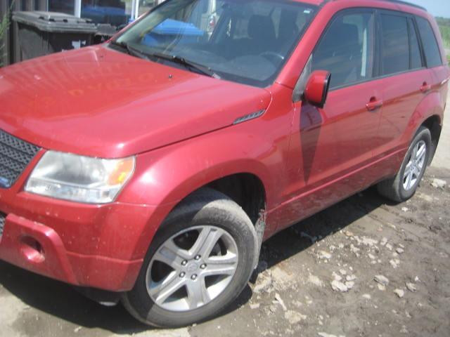 2010 Suzuki Grand Vitara 4CYL 4X4 Automatic pour piece # for parts # part out in Auto Body Parts in Québec - Image 3