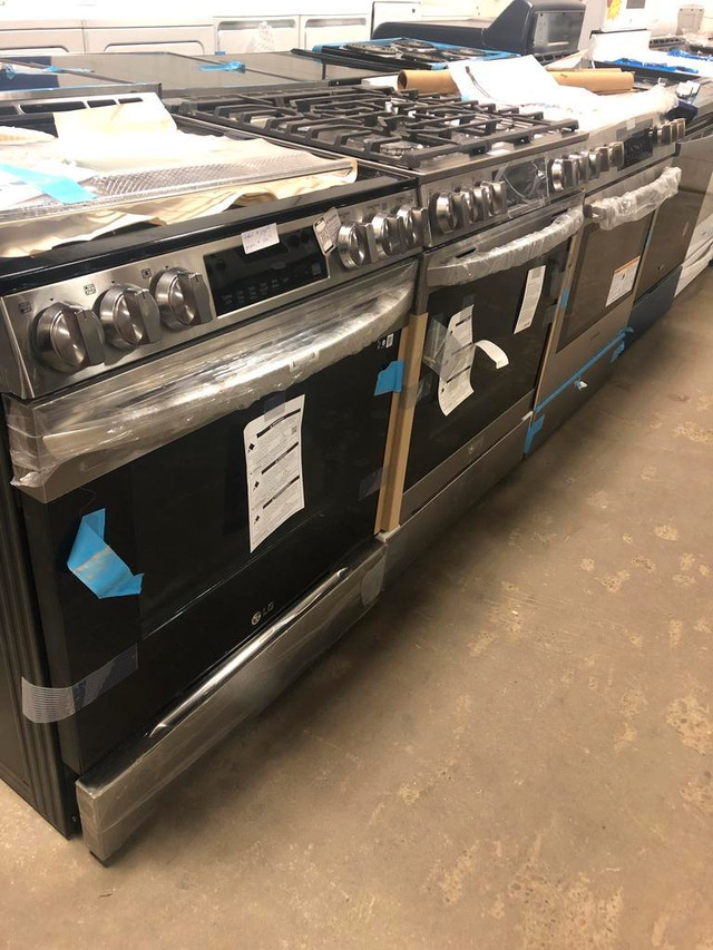 MASSIVE SALES EVENT!! EXTRA 10% OFF NEW UNBOXED AND NEW SCRATCH AND DENT RANGES!!!! ALL MAKES AND MODELS TO CHOOSE FROM in Stoves, Ovens & Ranges in Edmonton Area - Image 4