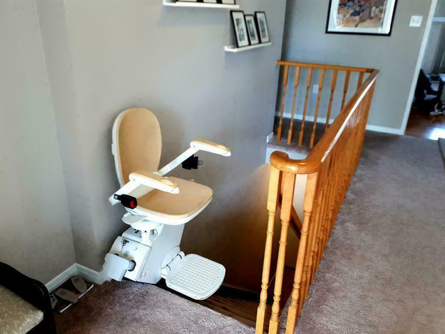 Need a used stair lift?! Installed with warranty. Also chair removals!! Acorn Stannah Bruno Stairlift Chairlift Glide in Health & Special Needs in Mississauga / Peel Region - Image 3