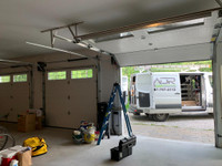 Newmarket Garage Door Repair | Top Service, Over 100 Positive Google Reviews | 647-797-4112