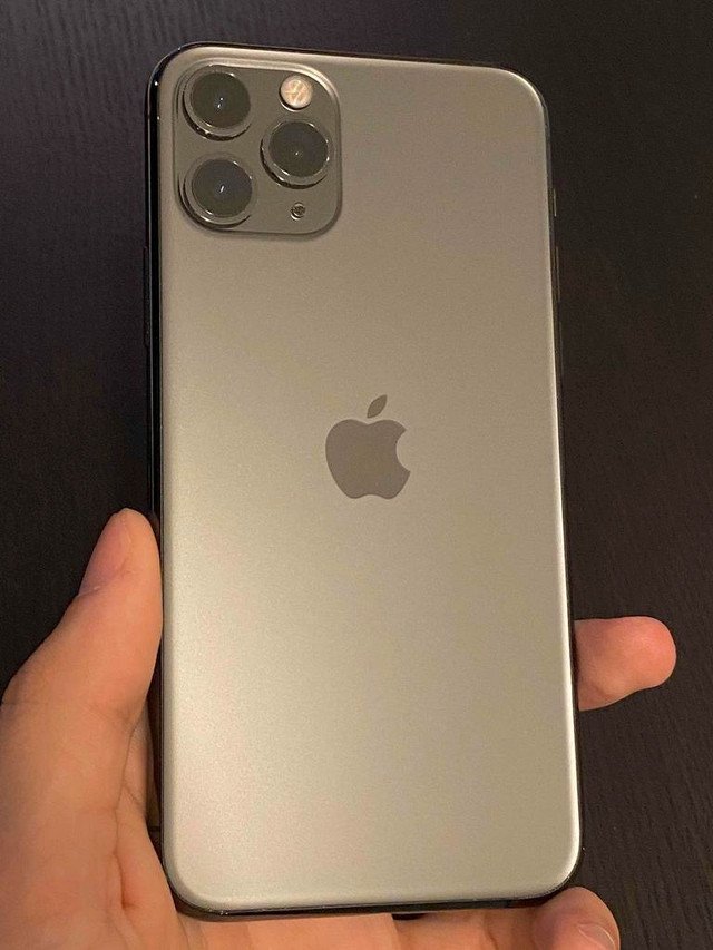 iPhone 11 Pro 256 GB Unlocked -- Buy from a trusted source (with 5-star customer service!) in Cell Phones in Québec City - Image 4