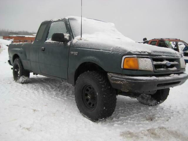 1999 Ford Ranger 4x4 pour piece#part out in Auto Body Parts in Québec - Image 2