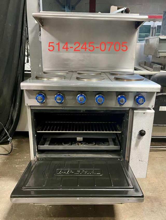 Four 6 Ronds Avec Four Electric 240V 1/3 Phase Comme Neuf. Electric Range Oven Like New. in Industrial Kitchen Supplies - Image 2