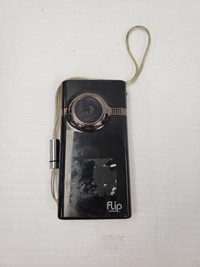 (I-8881) MinoHD Flip Digital Camera