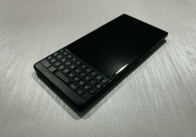 BlackBerry KEY2 64GB Black - ANDROID - UNLOCKED - RARE - EXCLUSIVE - Guaranteed Activation + No Blacklist in Cell Phones in Calgary - Image 4