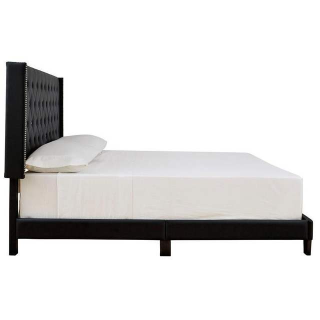 Vintasso Queen Upholstered Platform Bed (B089-081) in Beds & Mattresses - Image 4