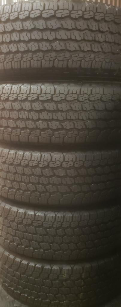 (Z445) 5 Pneus Ete - 5 Summer Tires 245-75-17 Goodyear 10-11/32 - COMME NEUF / LIKE NEW in Tires & Rims in Greater Montréal