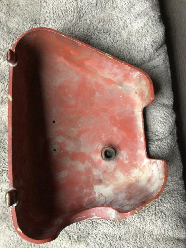 1968-1970 Honda CB350 Right Side Cover in Motorcycle Parts & Accessories in Ontario - Image 2