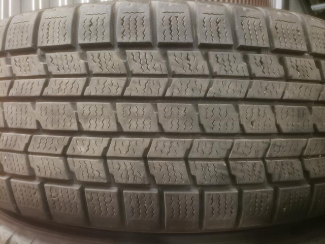 (TH55) 4 Pneus Hiver - 4 Winter Tires 215-60-16 Dunlop 5-6/32 - 5x114.3 - TOYOTA CAMRY in Tires & Rims in Greater Montréal - Image 2