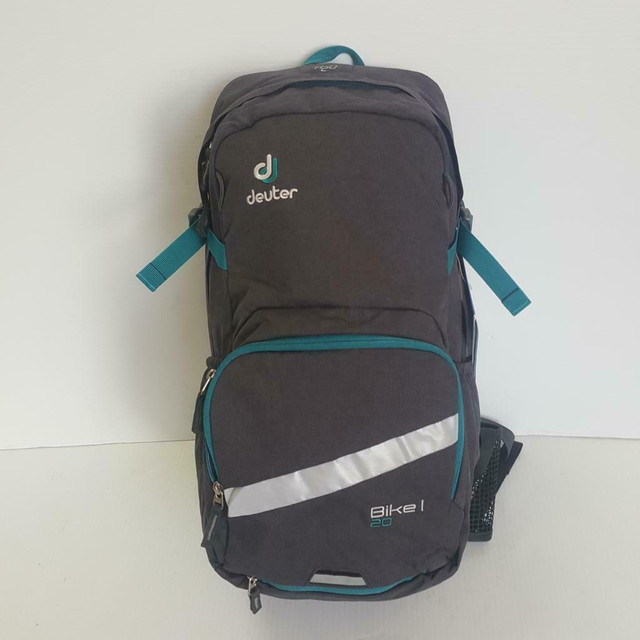 Deuter Bike Touring Daypack - 20L - Pre-owned - KXXKXT in Other in Calgary