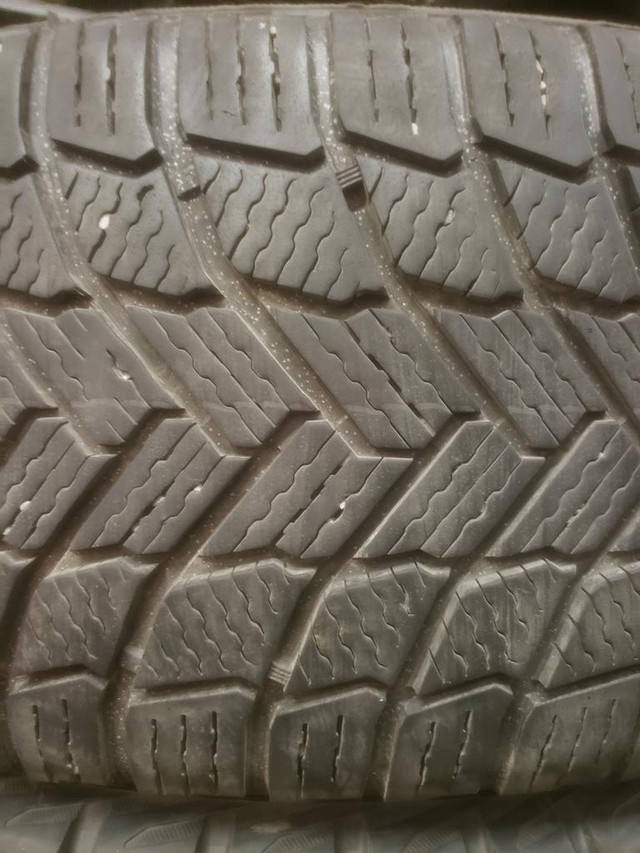 (DH172) 1 Pneu Hiver - 1 Winter Tire 235-60-17 Michelin 6/32 in Tires & Rims in Greater Montréal - Image 2