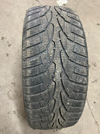 4 pneus dhiver P215/55R16 93T Uniroyal Tiger Paw Ice & Snow 3 40.0% dusure, mesure 6-7-6-7/32