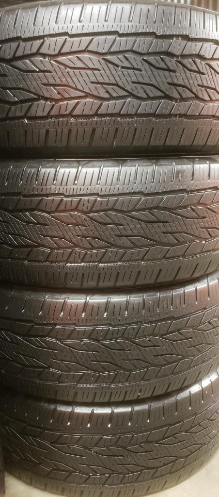 (W13) 4 Pneus Ete - 4 Summer Tires 275-55-20 Continental 7/32 in Tires & Rims in Greater Montréal
