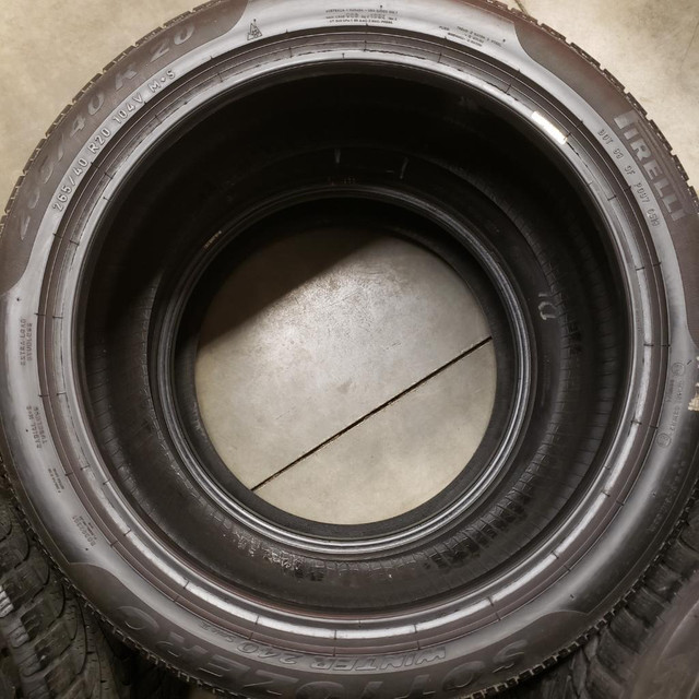 (LH23) 1 Pneu Hiver - 1 Winter Tire 265-40-20 Pirelli 7-8/32 in Tires & Rims in Greater Montréal - Image 4