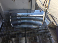 (GRILLES / GRILLE)  FREIGHTLINER COLUMBIA C120 -Stock Number: H-3135
