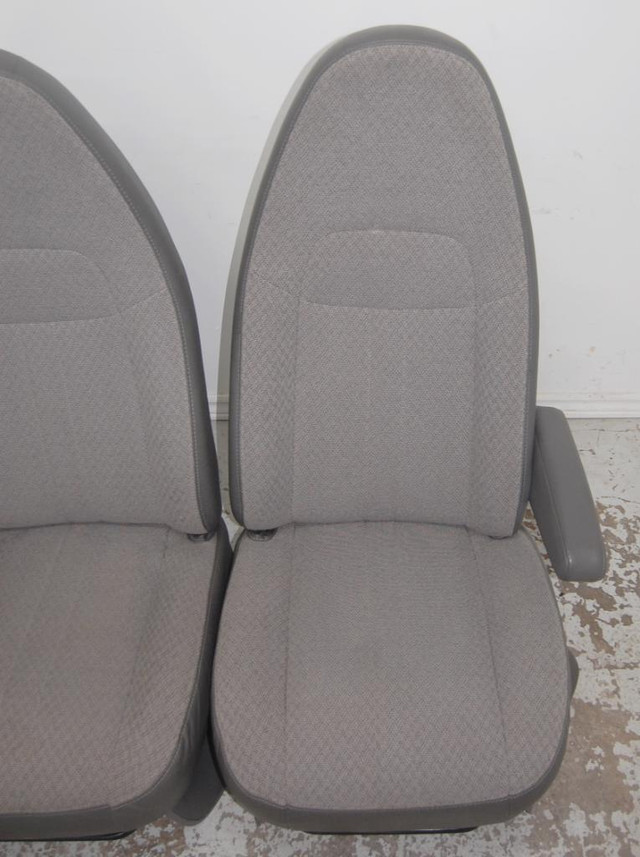 Chev Savanna Van Grey Cloth Manual Front Seats GMC Chevy Express Savana in Other Parts & Accessories - Image 3