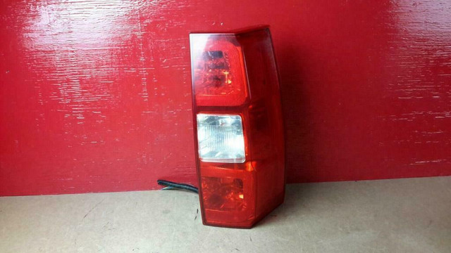 2007-2013 Chevrolet Tahoe Left Right LH RH LED Tail Light Lamp Pair OEM in Auto Body Parts in Alberta - Image 2
