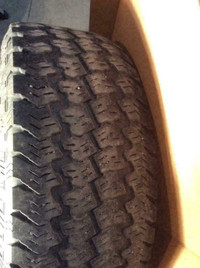 ONE  LT315/70R17 KUMHO ROAD VENTURE AT TIRES 55%