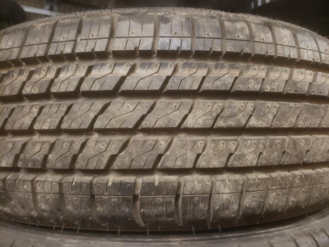(D68) 1 Pneu Ete - 1 Summer Tire 215-65-16 Bridgestone 10/32 in Tires & Rims in Greater Montréal
